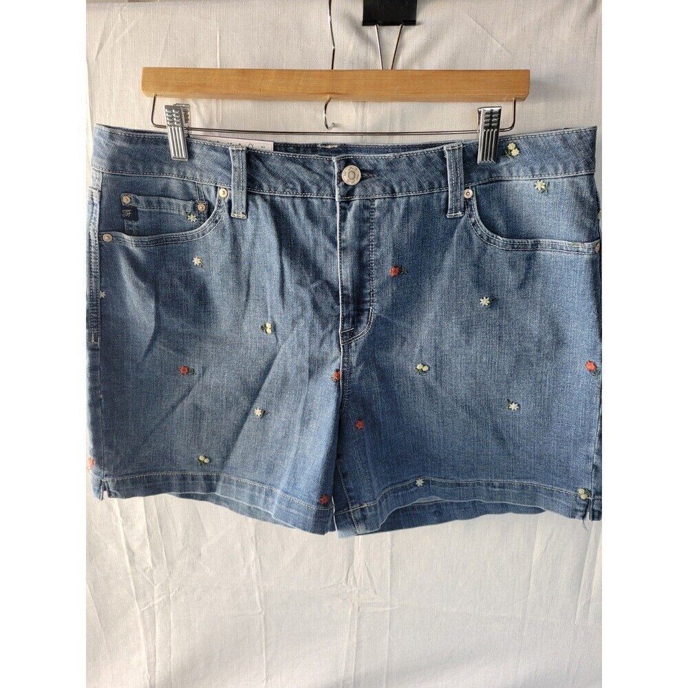 SEVEN 7 Women’s Shorts Size 16 NWT Blue 5' Inseam Floral Embroidered